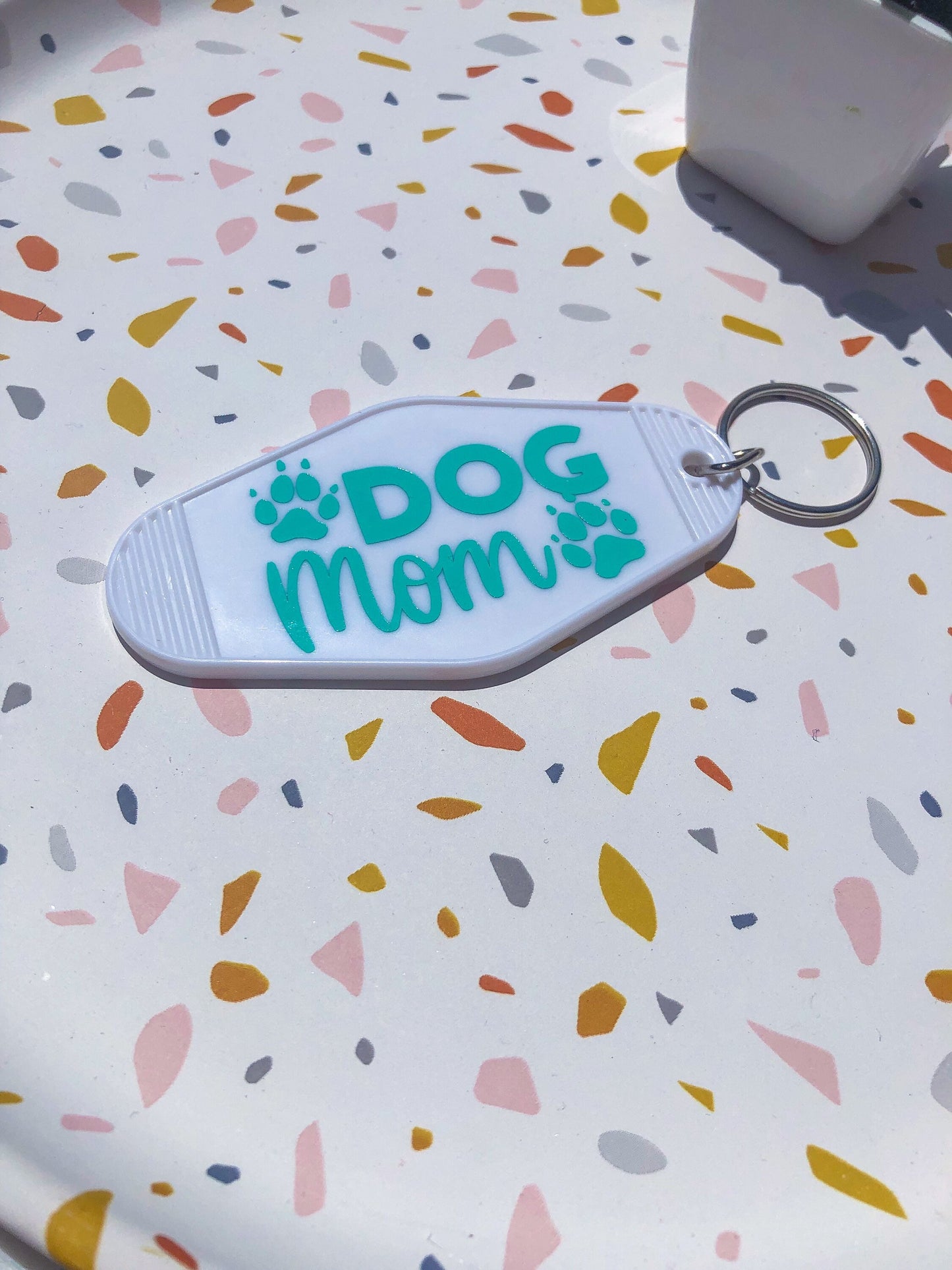 Dog Mom White Motel Keychain - ShopCassiesCrafts