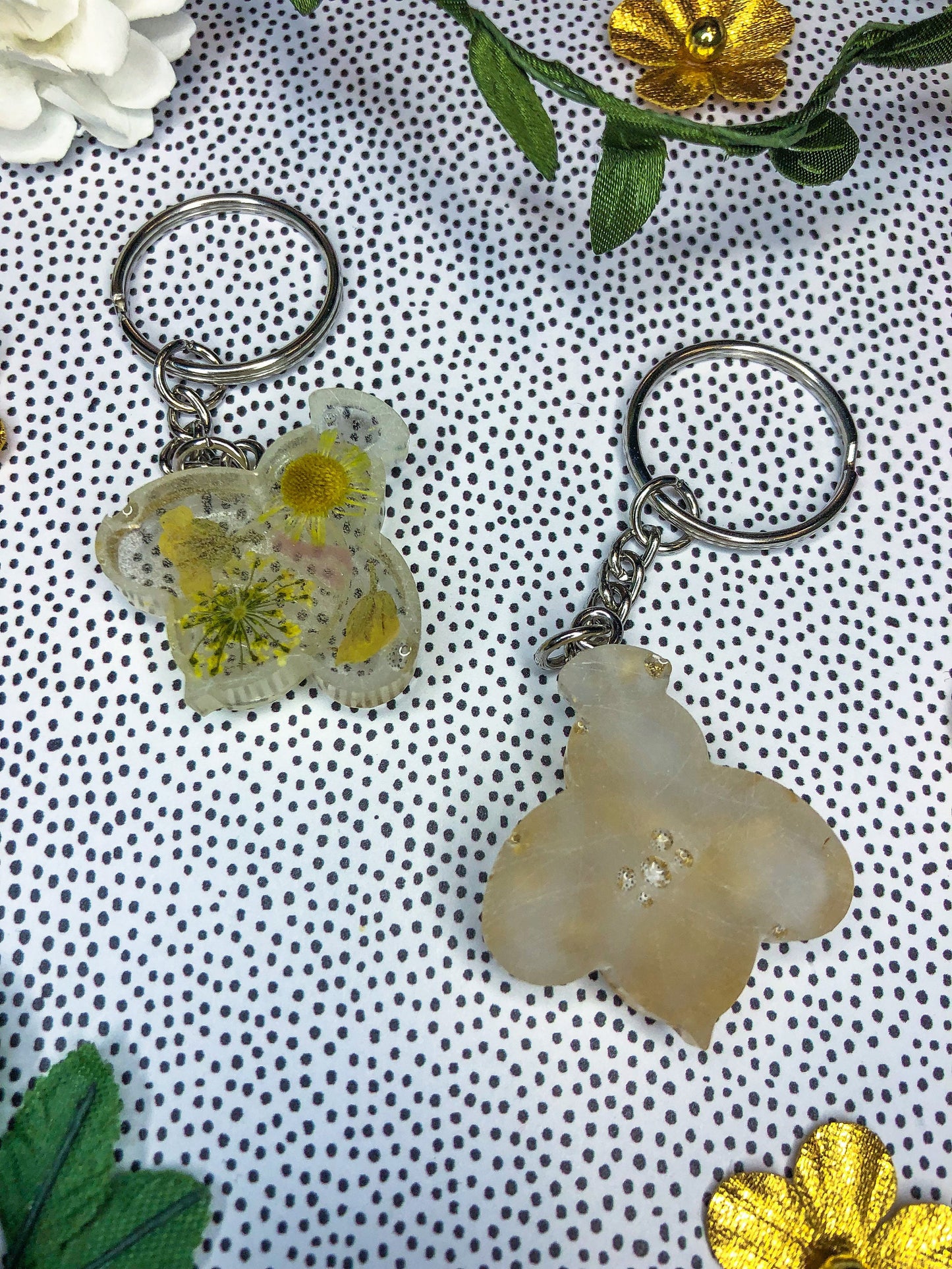 Dinosaur / Floral / Bees Resin Keychains - Read Description!