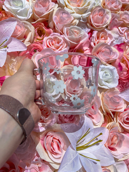 White Daisy Glass Mug