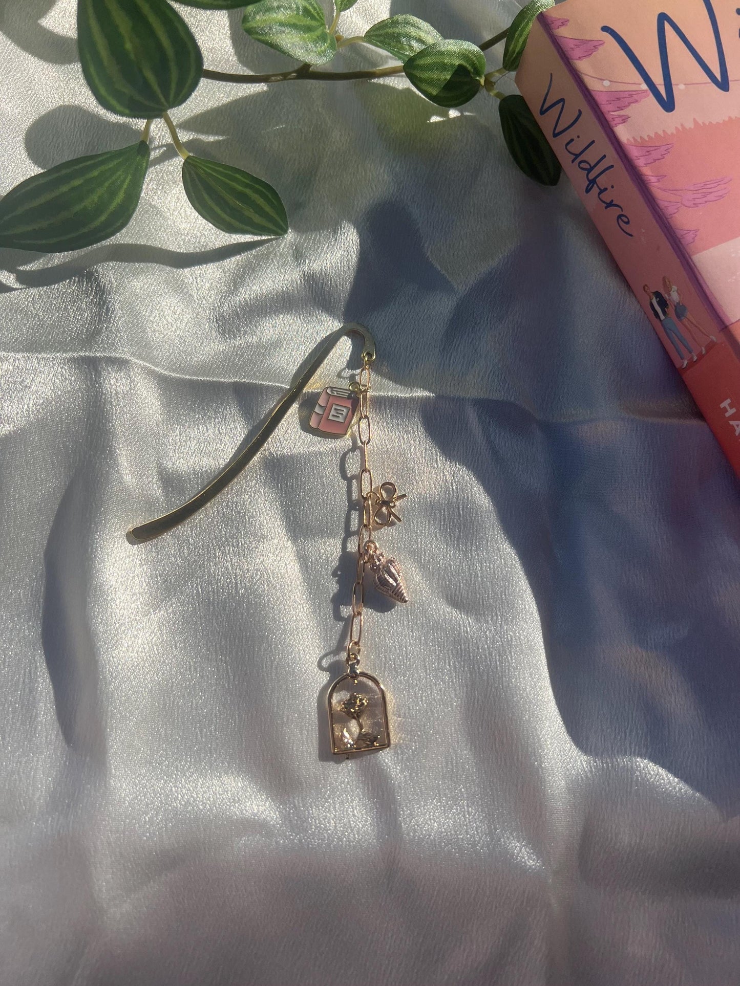 Dainty Pink Gold Bookmark Charm || Aesthetic Handmade Charms for Books || Beaded Book Accessory