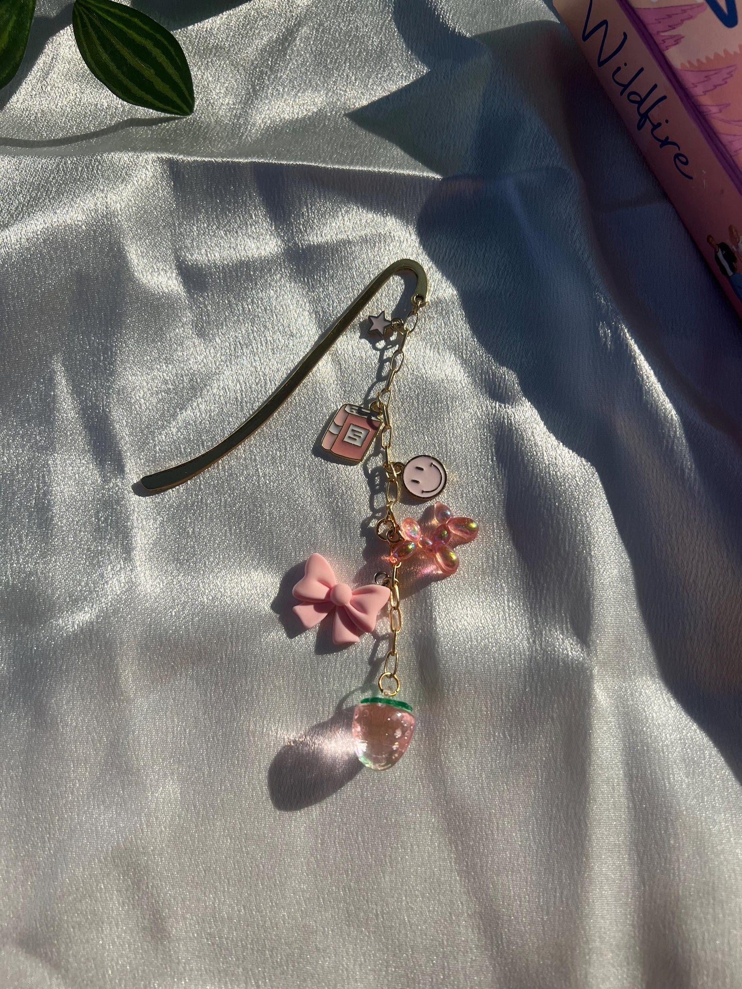 Coquette Pink Gold Bookmark Charm || Aesthetic Handmade Charms for Books || Beaded Book Accessory