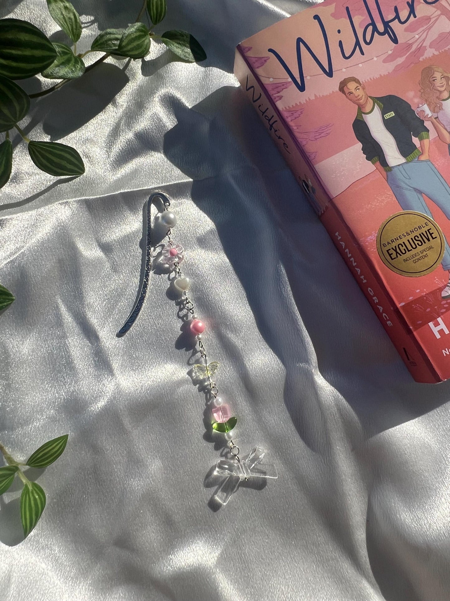 Dainty Pink Silver Engraved Bookmark Charm || Aesthetic Handmade Charms for Books || Beaded Book Accessory