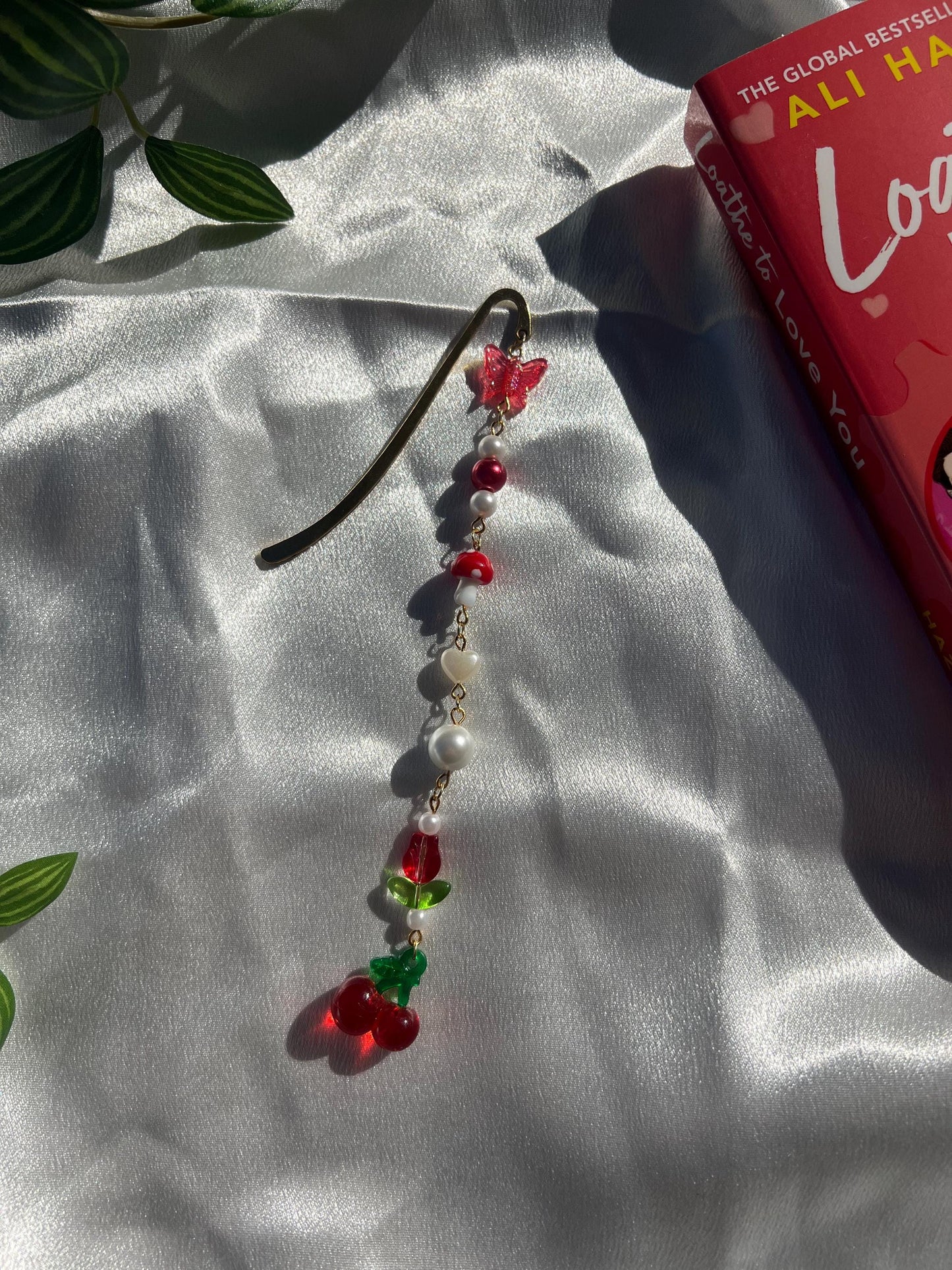 Pearly Red Gold Bookmark Charm || Aesthetic Handmade Charms for Books || Beaded Book Accessory