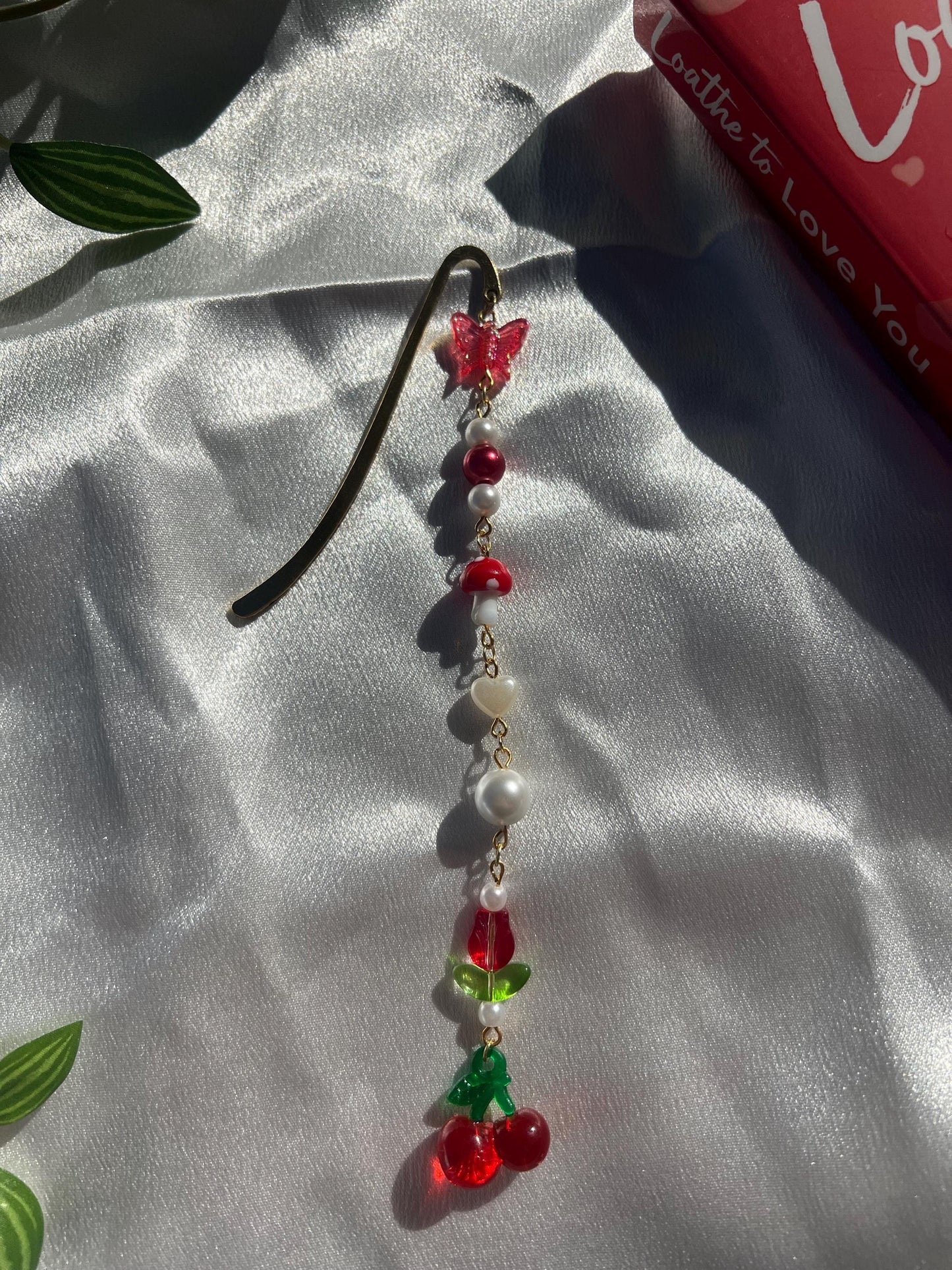 Pearly Red Gold Bookmark Charm || Aesthetic Handmade Charms for Books || Beaded Book Accessory