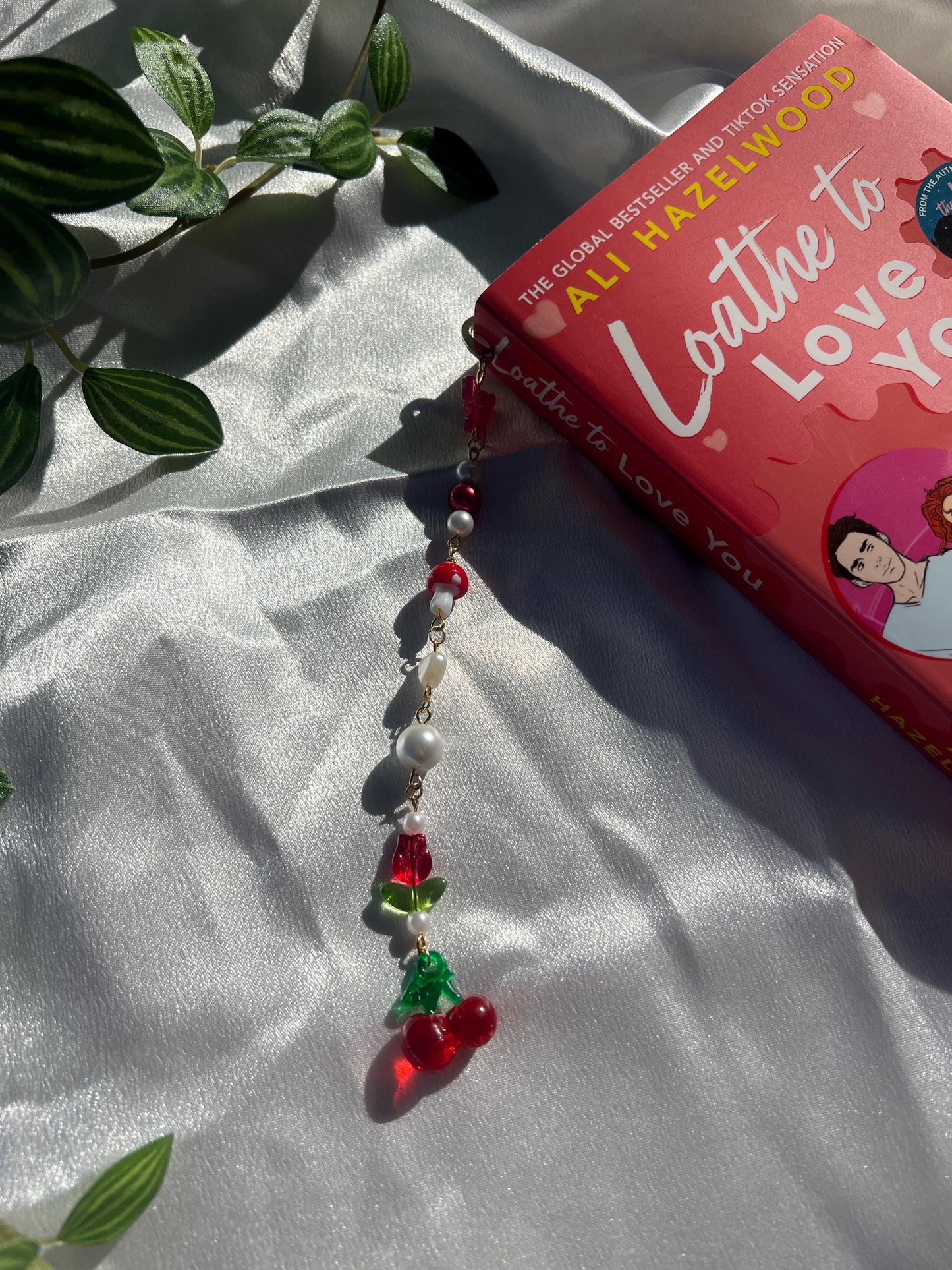 Pearly Red Gold Bookmark Charm || Aesthetic Handmade Charms for Books || Beaded Book Accessory